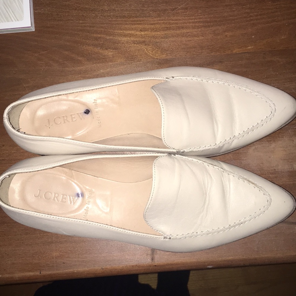 Off white pointy flats